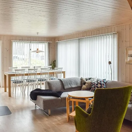 Сasa de vacaciones 4 Bedroom Stunning In *